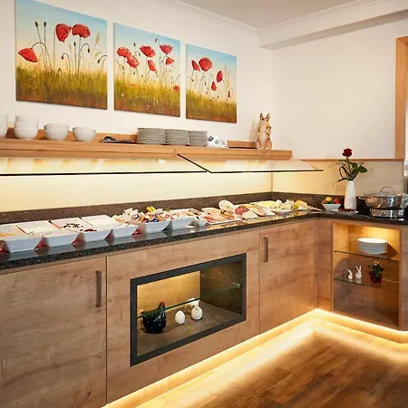 מלון & Edelweiss 4*