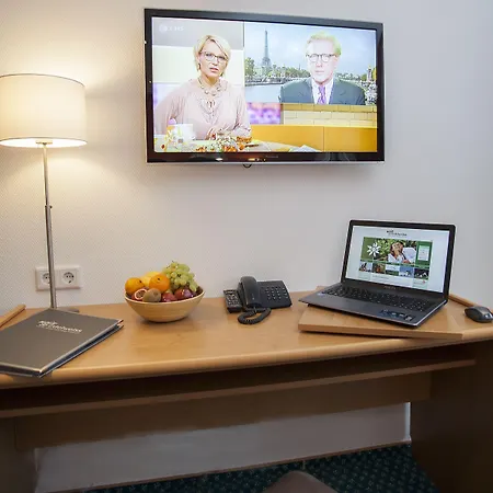 מלון & Edelweiss 4*