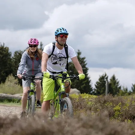 מלון & Edelweiss וילינגן