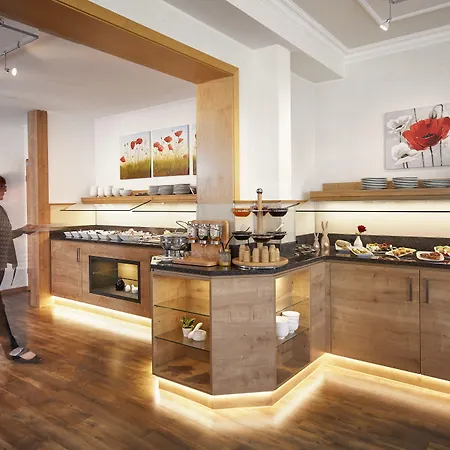 & Edelweiss מלון 4*