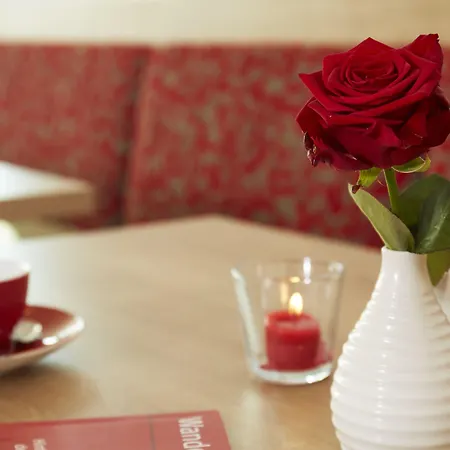 & Ferienappartements Edelweiss Hotell 4*