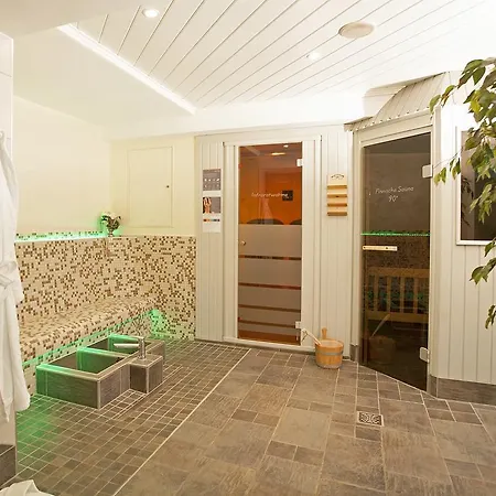 Hotel & Edelweiss 4*