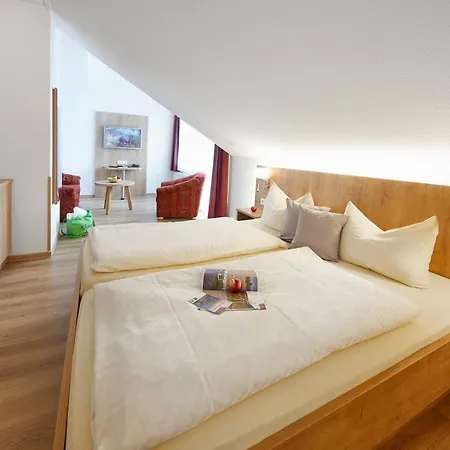 & Edelweiss 4* فيلنغن