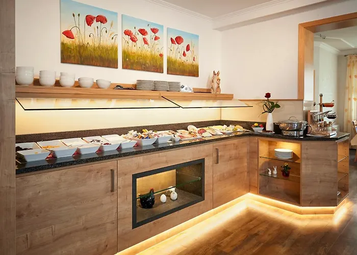 Hotel & Edelweiss 4*